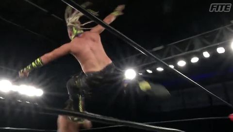 ROH #383 - Highflying Facade gets the drop on Eli Isom ROH #383 - Highflying Facade gets the drop on Eli Isom