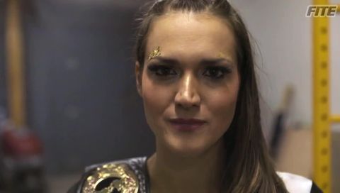ROH #383 - Kelly Klein will be a fighting Champion ROH #383 - Kelly Klein will be a fighting Champion