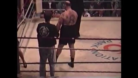 British Bare Knuckle Champ vs Pro Boxer British Bare Knuckle Champ vs Pro Boxer