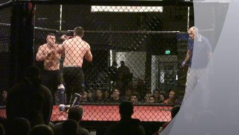 Tim Jones vs. Aaron Laing Tim Jones vs. Aaron Laing