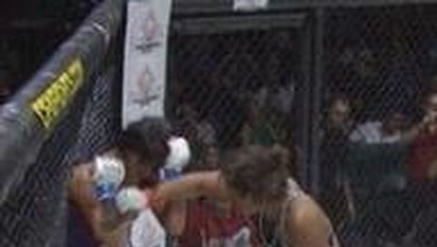 Fallon Fox vs. Ashlee Evans Smith Fallon Fox vs. Ashlee Evans Smith